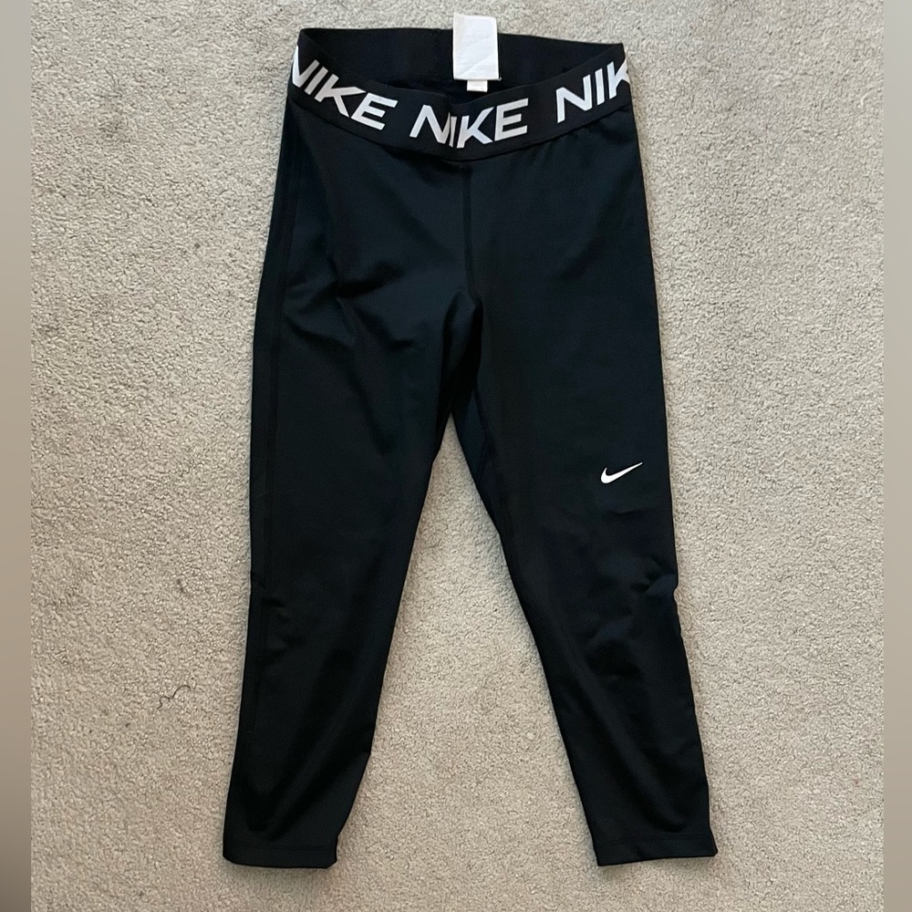 NIKE Cropped Legging
